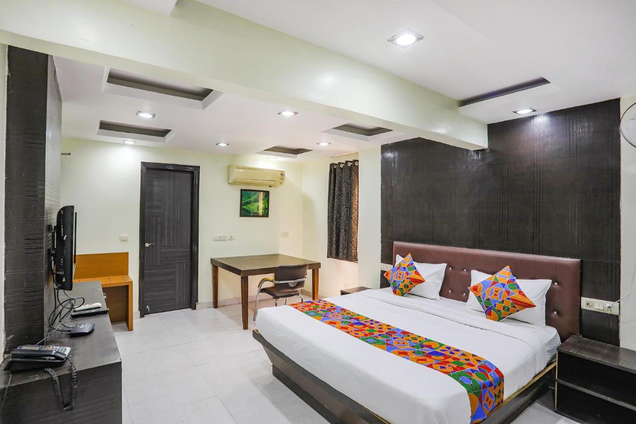 Fabhotel Trio Continental Patel Nagar Nova Deli Exterior foto